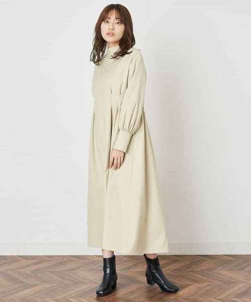 A de a.v.v(アードアー・ヴェ・ヴェ)の「ハイネックタックフレアーワンピ―ス(ワンピース・レディース・ライトパープル/ベージュ/ブラック・36/38)」の9枚目の写真