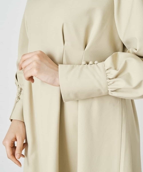 A de a.v.v(アードアー・ヴェ・ヴェ)の「ハイネックタックフレアーワンピ―ス(ワンピース・レディース・ライトパープル/ベージュ/ブラック・36/38)」の21枚目の写真