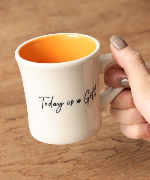 CUISINE HABITS(クイジーヌハビッツ)の「today is a gift マグカップ(グラス/マグカップ/タンブラー)」|オレンジ