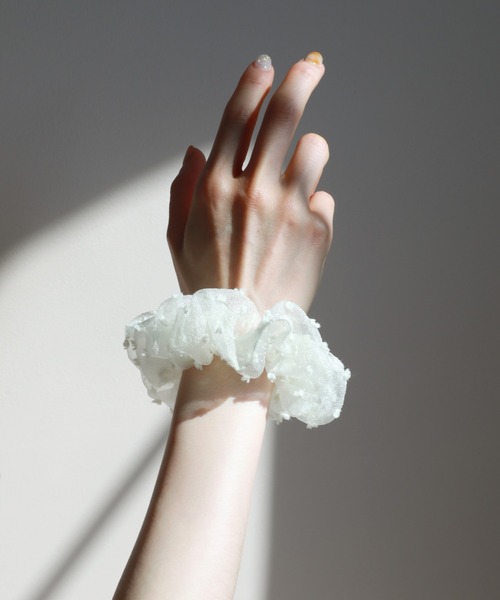 UNE MANSION(ユヌマンション)の「ドットシースルーシュシュ(シュシュ・レディース・ホワイト/スカイブルー/ブラック/ピンク・ONE SIZE)」の8枚目の写真