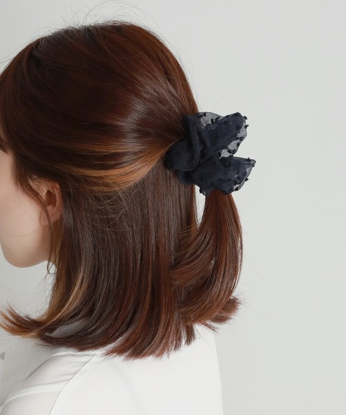 UNE MANSION(ユヌマンション)の「ドットシースルーシュシュ(シュシュ・レディース・ホワイト/スカイブルー/ブラック/ピンク・ONE SIZE)」の16枚目の写真