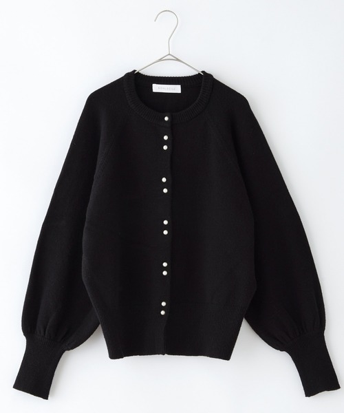 BONLECILL(ボンルシール)の「ラグランボリュームスリーブ パールボタンニットカーディガン(カーディガン/ボレロ・レディース・ブラック/ネイビー/レッド/アイボリー/ブラック系1/グレー/ピンク・FREE)」の19枚目の写真