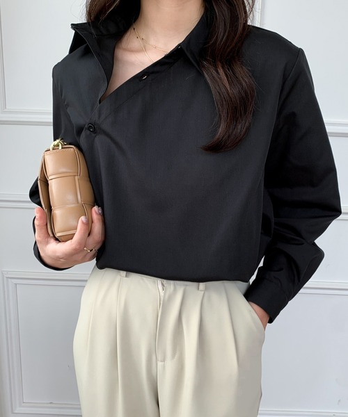 ABITOKYO(アビトーキョー)の「アシンメトリーデザインルーズシャツ(シャツ/ブラウス・レディース・ブラック/ブラック系その他/ブルー系その他/ホワイト・S/M)」の1枚目の写真