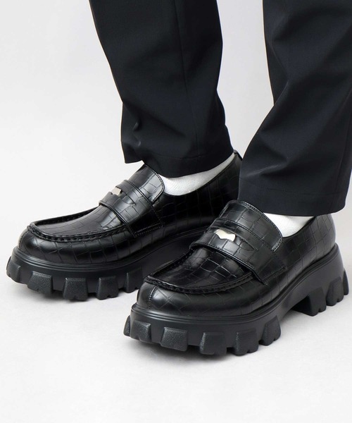 glabella(グラベラ)の「厚底 軽量 トラックソール コインローファー(スムース・クロコ)(ローファー・メンズ・ブラック/ブラック系その他・S/M/L)」の19枚目の写真