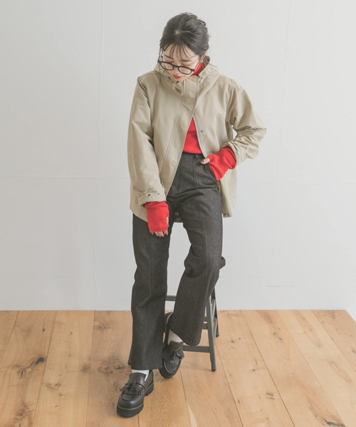 ITEMS URBANRESEARCH（アイテムズ アーバンリサーチ）の「マウンテンパーカー（マウンテンパーカー・レディース・ライトベージュ/チャコールグレー/モカ・MEDIUM/SMALL）」の12枚目の写真