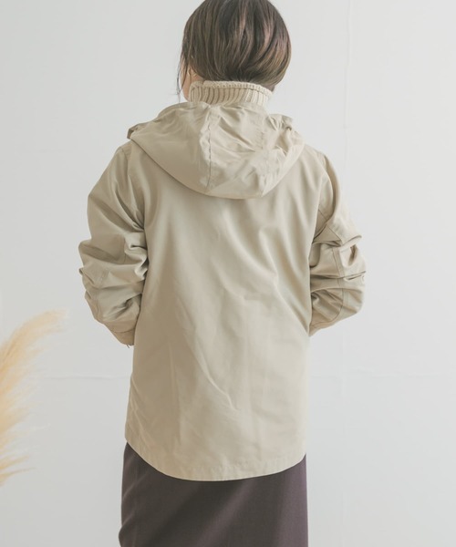 ITEMS URBANRESEARCH（アイテムズ アーバンリサーチ）の「マウンテンパーカー（マウンテンパーカー・レディース・ライトベージュ/チャコールグレー/モカ・MEDIUM/SMALL）」の16枚目の写真