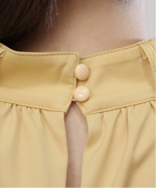 ASTORIA ODIER（アストリアオディール）の「リボンタイハイネックボリュームスリーブブラウス（シャツ/ブラウス・レディース・ホワイト/ベージュ/ブラウン/クリーム/ピンク・SMALL/MEDIUM）」の21枚目の写真