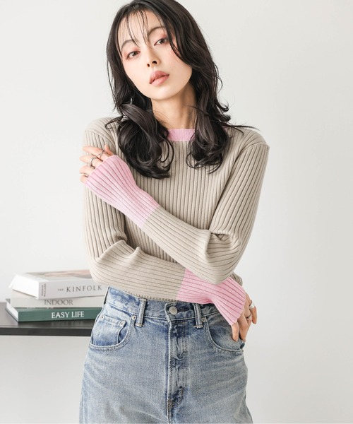 SUGAR BISKET(シュガービスケット)の「配色ニットトップス(ニット/セーター・レディース・ベージュ/ブラック/グレー/グリーン/ブラック×ブルー/ブラック×グリーン/ブルー/ブラック×ホワイト/ラベンダー/グレイッシュベージュ/チャコール/ネイビー/ダークブラウン・フリー)」の8枚目の写真