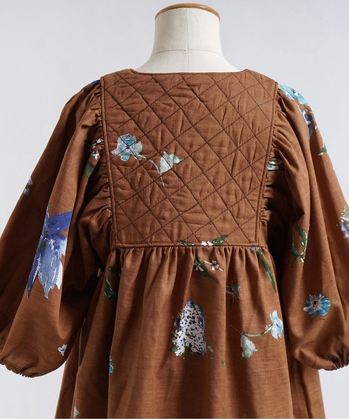 NAOMI ITO（ナオミイトウ）の「【Hommage de NAOMI ITO ナオミイトウ】ギャザースリーブキルトワンピース 70-80cm・80-90cm・90-100cm（ワンピース・キッズ・ネイビー/ブラウン・70-80cm/80-90cm/90-100cm）」の9枚目の写真