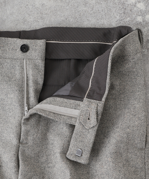 EDIFICE(エディフィス)の「シルクネップ ツイル テーパード パンツ【セットアップ 着用可能】(その他パンツ・メンズ・ライトグレー/カーキ/ネイビー/ブラック・SMALL/MEDIUM/X-LARGE/LARGE)」の12枚目の写真