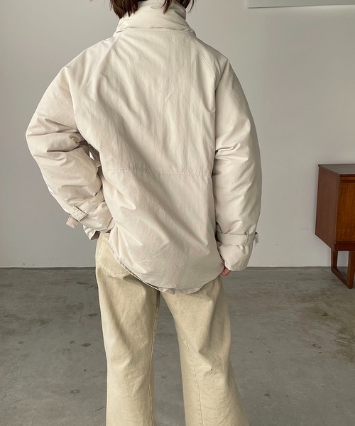 210nouve（トゥージュヌーブ）の「ベルト付きスタンドカラーフェイクダウンジャケット（ダウンジャケット/コート・レディース・ブラック/ライトカーキ/アイボリー・FREE）」の10枚目の写真