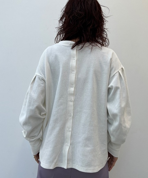 y/m by misato（イムバイミサト）の「スリーブボタンカットトップス（Tシャツ/カットソー・レディース・ホワイト/ブラック・FREE）」の5枚目の写真