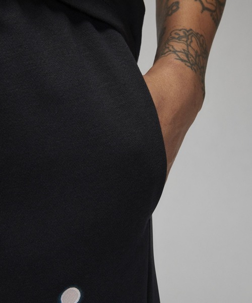 JORDAN BRAND（ジョーダンブランド）の「ウィメンズ ジョーダン BRKLN FT グラフィックパンツ / Jordan Brooklyn Fleece Women's Graphic Sweatpants（スウェットパンツ・レディース・ブラック/グレー系その他・L/M/XL/XS/S/2XL）」の6枚目の写真