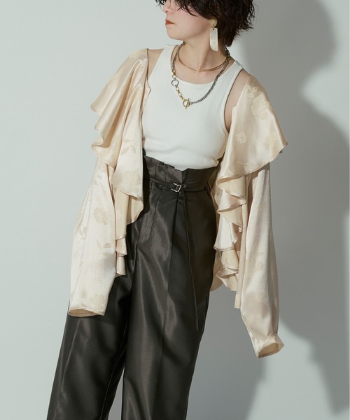 Ezick（エジック）の「Flower satin ボリュームラッフルブラウス（シャツ/ブラウス・レディース・ホワイト/ベージュ/ブラック/ブルー・FREE）」の7枚目の写真