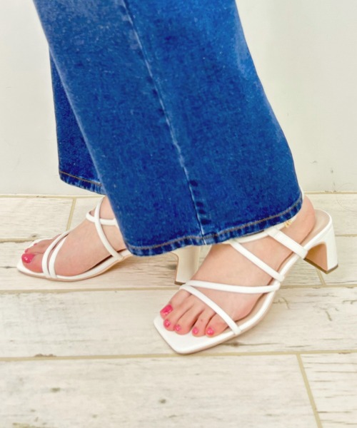 INGNI（イング）の「ナローストラップヒールサンダル（サンダル・レディース・ブラック/クリア/オフホワイト・M/L）」の4枚目の写真