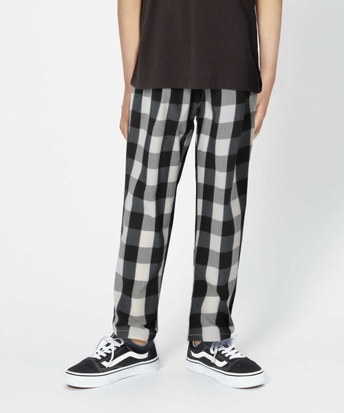 Right-on（ライトオン）の「【接触冷感】サラサライージーパンツ / 吸水速乾 / UVカット（その他パンツ・キッズ・ホワイト×ブラック/ブルー/サックスブルー/ブラウン/ブラック/カーキブラウン・140/120/130/160/105/150）」の2枚目の写真