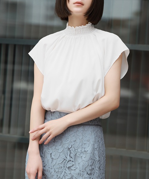 スタンドシャーリングネックラグランギャザーブラウス