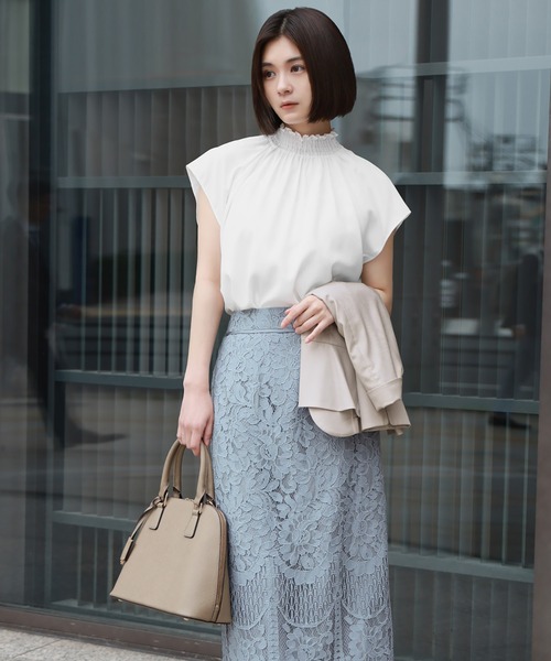 スタンドシャーリングネックラグランギャザーブラウス