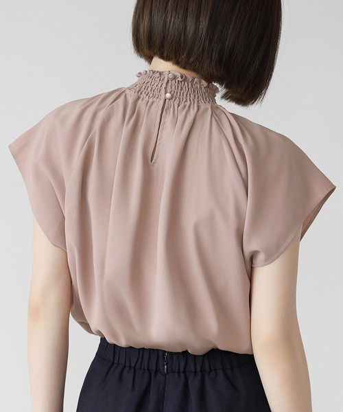 スタンドシャーリングネックラグランギャザーブラウス