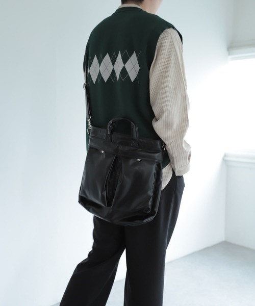 SENSE OF PLACE by URBAN RESEARCH（センスオブプレイスバイアーバンリサーチ）の「フェイクレザーヘルメットショルダーバッグ（ショルダーバッグ・メンズ・アイボリー/ブラック・ONE）」の11枚目の写真