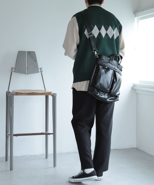 SENSE OF PLACE by URBAN RESEARCH（センスオブプレイスバイアーバンリサーチ）の「フェイクレザーヘルメットショルダーバッグ（ショルダーバッグ・メンズ・アイボリー/ブラック・ONE）」の12枚目の写真