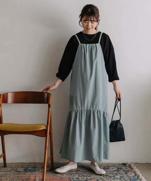 POU DOU DOU（プードゥドゥ）の「ラウンドヘムキャミソールワンピース（ワンピース・レディース・カーキ/ブルー/ダークグレー・3）」の4枚目の写真