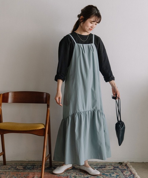 POU DOU DOU（プードゥドゥ）の「ラウンドヘムキャミソールワンピース（ワンピース・レディース・カーキ/ブルー/ダークグレー・3）」の8枚目の写真