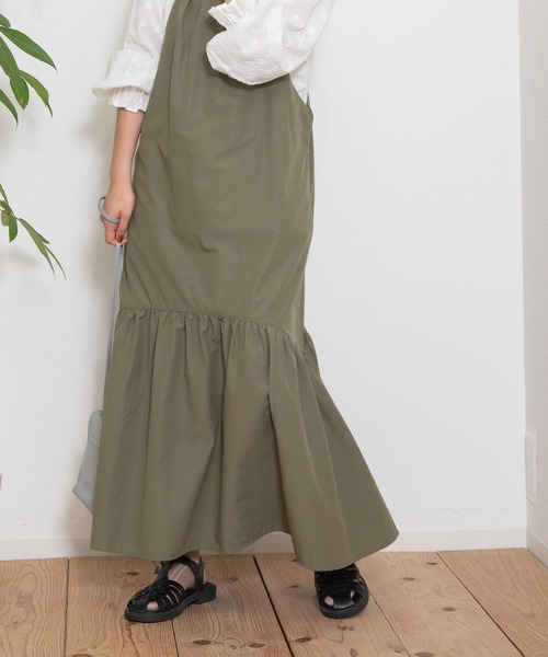 POU DOU DOU（プードゥドゥ）の「ラウンドヘムキャミソールワンピース（ワンピース・レディース・カーキ/ブルー/ダークグレー・3）」の17枚目の写真