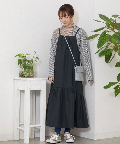 POU DOU DOU（プードゥドゥ）の「ラウンドヘムキャミソールワンピース（ワンピース・レディース・カーキ/ブルー/ダークグレー・3）」の18枚目の写真