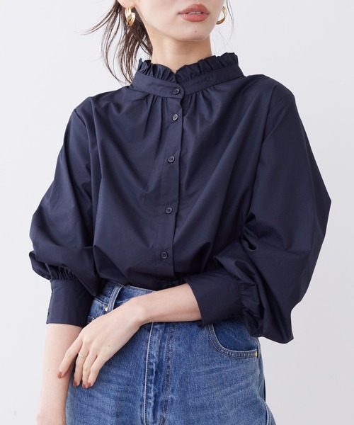 Chez toi(シェトワ)の「袖ボリュームネックフリルシャツ(シャツ/ブラウス・レディース・アイボリー/オフホワイト/ネイビー・FREE)」の3枚目の写真