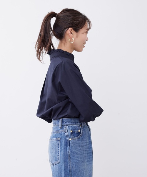 Chez toi(シェトワ)の「袖ボリュームネックフリルシャツ(シャツ/ブラウス・レディース・アイボリー/オフホワイト/ネイビー・FREE)」の13枚目の写真