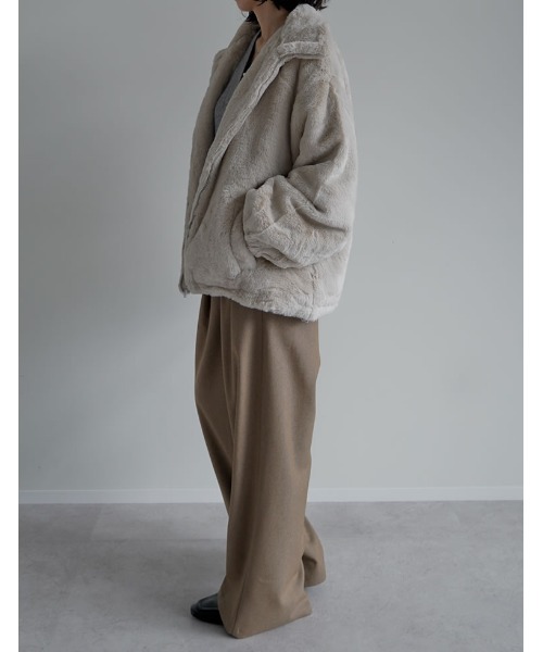 Re:EDIT（リエディ）の「ハイネックフェイクファーミドルコート
