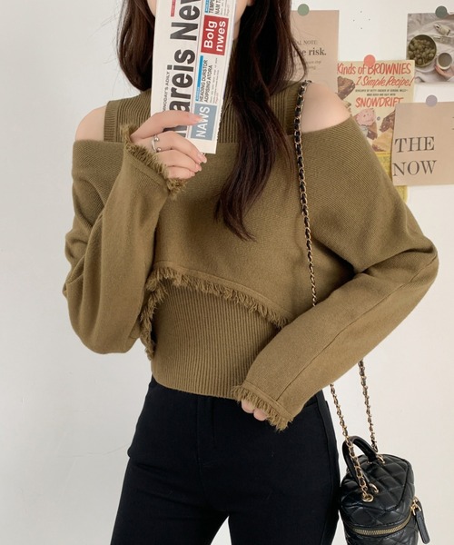 ABITOKYO（アビトーキョー）の「タートルネックリブニットキャミ＆ショート丈フリンジオフショルニット２点セット（ニット/セーター・レディース・アイボリー/ブラック/カーキ/ブラウン・FREE）」の4枚目の写真