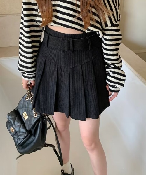 d.i.a. ミニスカート 黒　新品未使用 セール】ラインストーンデニムミニスカート（デニムスカート