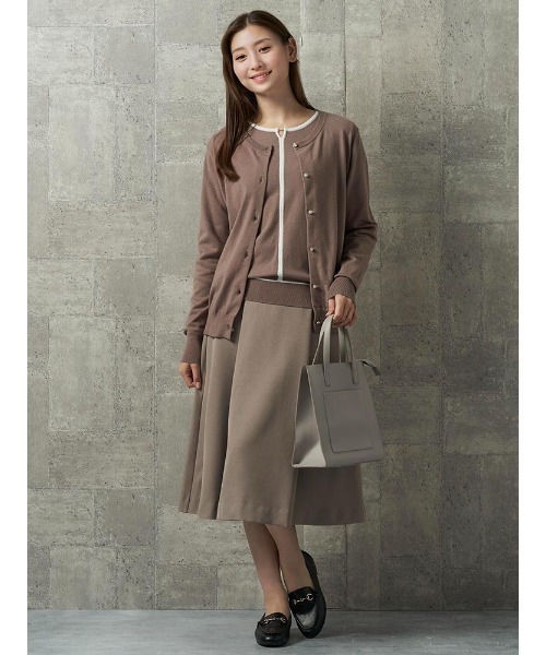 Perfect Suit FActory（パーフェクトスーツファクトリー）の「マルチビジュー釦　ニットカーディガン　ブラウン/サックス（ニット/セーター・レディース・サックスブルー/ブラウン・L/M/S）」の10枚目の写真