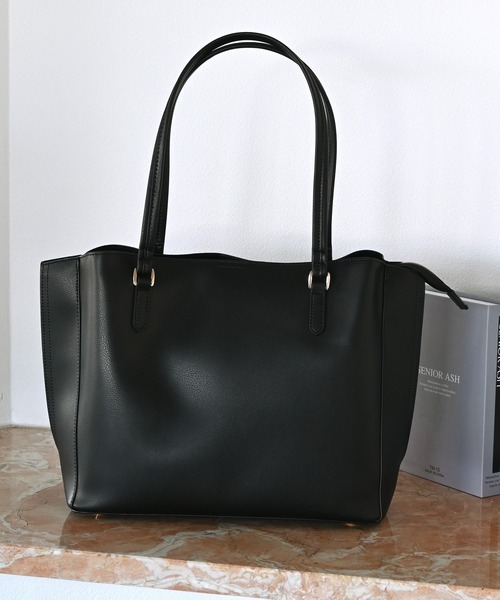 Honeys(ハニーズ)の「軽量A4トートバッグ(トートバッグ・レディース・ピンク/アイボリー/ブラック/ライトベージュ/グレー/ブルーグレー/モカ/レッド・FREE)」の3枚目の写真