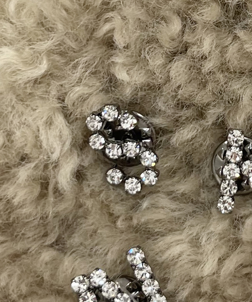 Spick & Span(スピックアンドスパン)の「【Malama 10 / マラマ】イニシャルブローチ(ブローチ/コサージュ・レディース・R/S/M/N/K・FREE)」の5枚目の写真