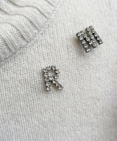 Spick & Span(スピックアンドスパン)の「【Malama 10 / マラマ】イニシャルブローチ(ブローチ/コサージュ・レディース・R/S/M/N/K・FREE)」の9枚目の写真