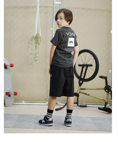 RVCA(ルーカ)の「RVCA/ルーカ RVCA/ルーカ キッズ 半袖Tシャツ 人気デザイン BE045-234(Tシャツ/カットソー・キッズ・ホワイト/カーキ/ブラック・130cm/140cm/150cm/160cm)」の12枚目の写真