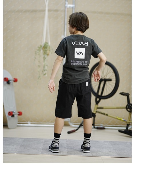 RVCA(ルーカ)の「RVCA/ルーカ RVCA/ルーカ キッズ 半袖Tシャツ 人気デザイン BE045-234(Tシャツ/カットソー・キッズ・ホワイト/カーキ/ブラック・130cm/140cm/150cm/160cm)」の13枚目の写真