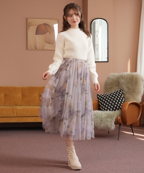 ASTORIA ODIER(アストリアオディール)の「大花柄プリントチュールスカート(スカート・レディース・ライトグレー/ラベンダー・MEDIUM)」の7枚目の写真