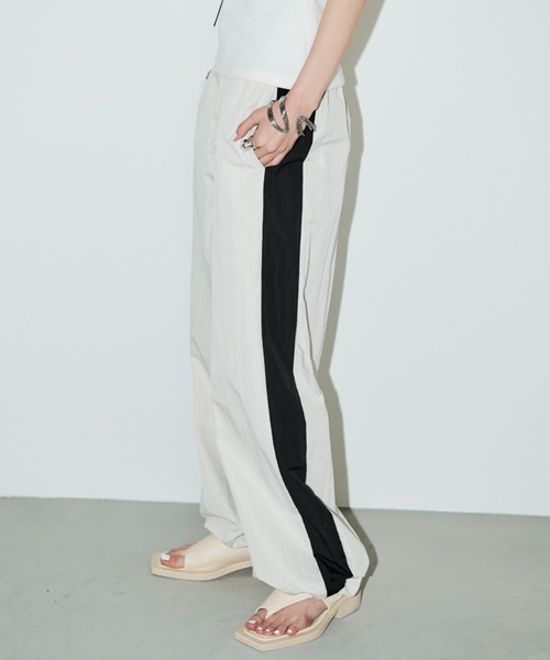 AIC.（エーアイシー）の「サイドラインナイロンパンツ（その他パンツ・レディース・ホワイト系/チャコールグレー/ネイビー・FREE）」の19枚目の写真