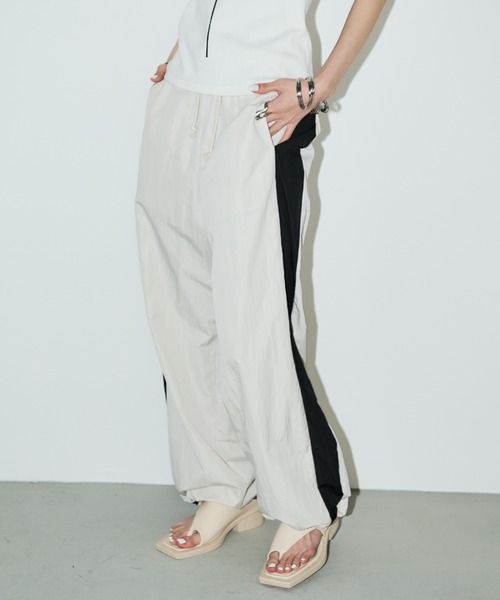 AIC.（エーアイシー）の「サイドラインナイロンパンツ（その他パンツ・レディース・ホワイト系/チャコールグレー/ネイビー・FREE）」の18枚目の写真