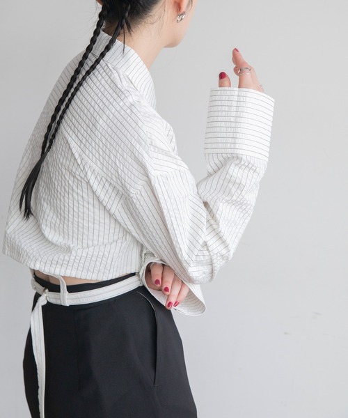 VACANCY（ヴァカンシー）の「ハーネスショートシャツ（シャツ/ブラウス・レディース・ホワイト/チャコールグレー・FREE）」の8枚目の写真