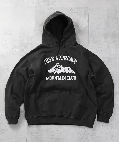 FUSE（フューズ）の「FUSE APPROACH MOUNTAIN CLUB フーディ（パーカー・メンズ・ブラック/キナリ・02/03）」の2枚目の写真