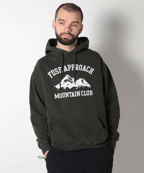 FUSE（フューズ）の「FUSE APPROACH MOUNTAIN CLUB フーディ（パーカー・メンズ・ブラック/キナリ・02/03）」の4枚目の写真