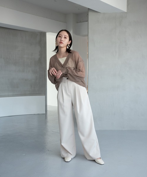 Amiur（エミレ）の「asymmetry design line tuck pants / アシンメトリーデザインラインタックパンツ（スラックス・レディース・Cream/ブラック/チャコールグレー/ベージュ・FREE）」の20枚目の写真