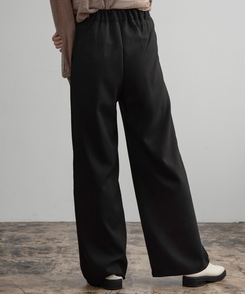 Amiur（エミレ）の「asymmetry design line tuck pants / アシンメトリーデザインラインタックパンツ（スラックス・レディース・Cream/ブラック/チャコールグレー/ベージュ・FREE）」の18枚目の写真