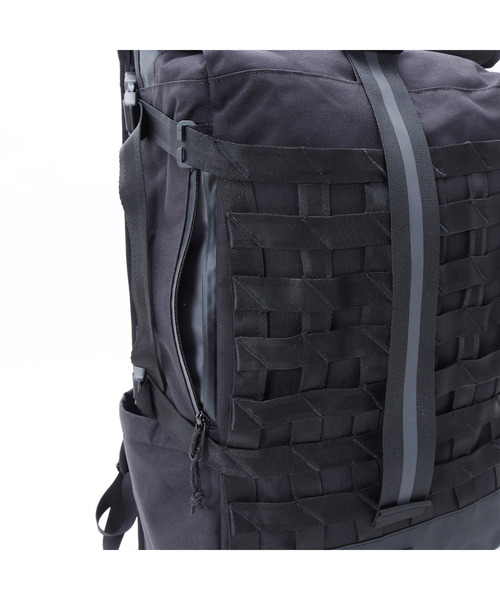 CHROME（クローム）の「［ CHROME / クローム ］BARRAGE 34L PACK BK_BLACK / バラージ 34L パック ブラック 完全防水 34L-38L バックパック（バックパック/リュック・メンズ・ブラック・SMALL/FREE）」の8枚目の写真