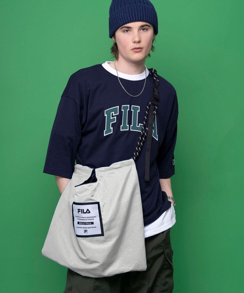 FILA（フィラ）の「FILA/フィラ ブランド ロゴ パラコード ハンドル ナイロン ショルダーバッグ ハンドバッグ トートバッグ（トートバッグ・レディース・ブルー/ブラック/オレンジ/イエロー/グレイッシュベージュ/ブルーグリーン・FREE）」の2枚目の写真